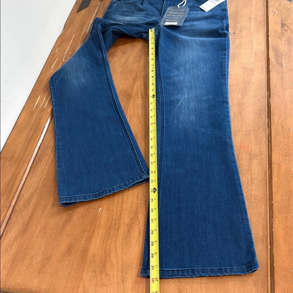 Democracy NWT Absolution Itty Bitty Boot Jeans Size 6 - Picture 7 of 14